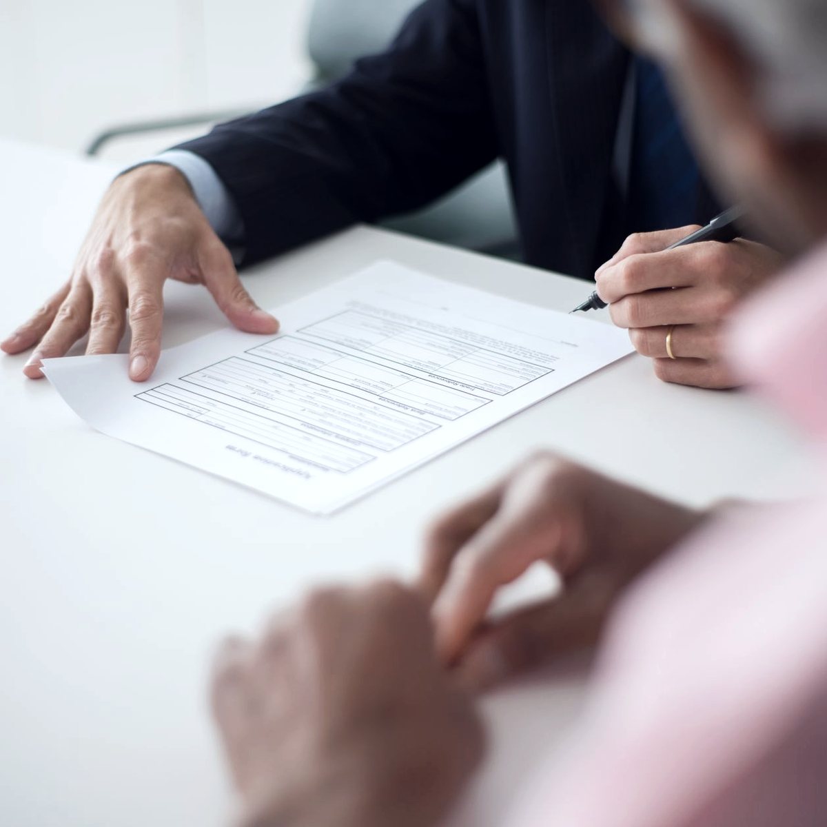 Sous-traitance comptable : les 5 clauses à verrouiller avant de signer
